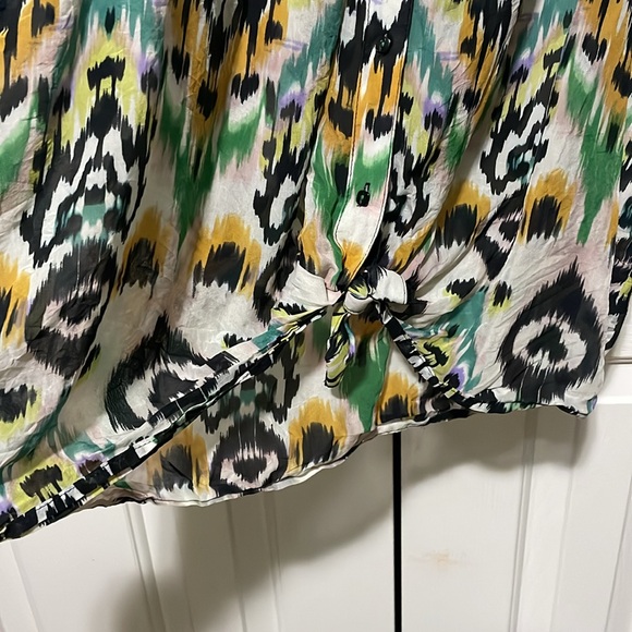 Anthropologie Vanessa Virginia 100 % silk blouse . Size M . Excellent used cond. - Picture 3 of 6